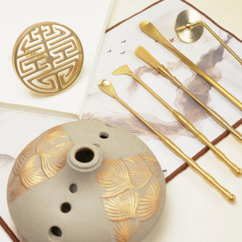 Peoni & Stone YUKI incense kit with ceramic burner, gold brass sealing tools, and double happiness circular mold