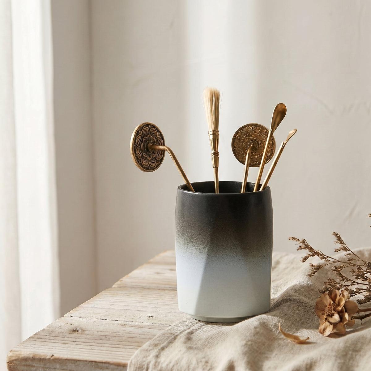 Ceramic Incense Tools Holder – KOI Incense Sealing and wellness ritual